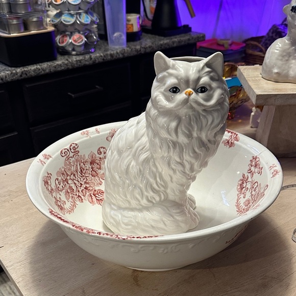 VINTAGE | Victorian-era Louis J.H.W. & Sons Hanley England Semi-Porcelain Basin - Picture 1 of 16